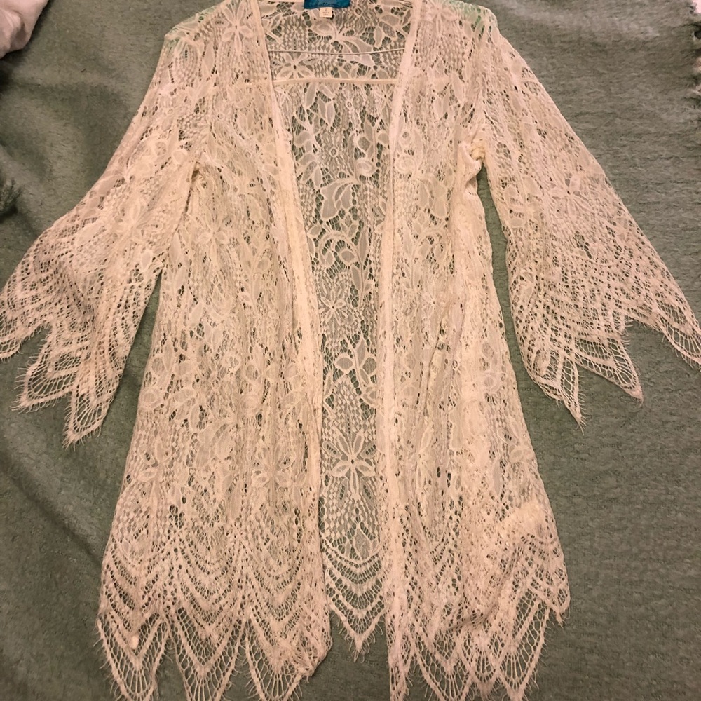 Gorgeous BOHO kimono top lace coverup wrap L